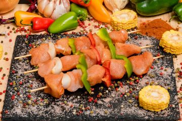 Frigărui de pui cu legume