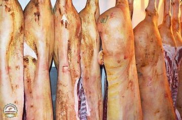 Sfert anterior de porc pârlit